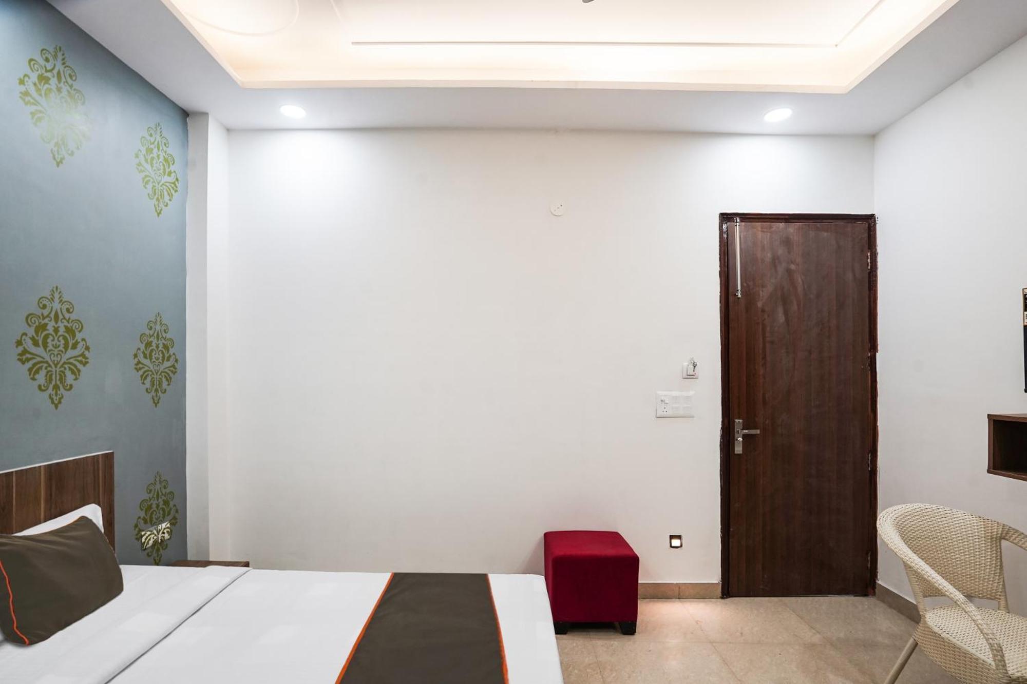 Hotel O Aryan Green Hotel กาเซียบัด ภายนอก รูปภาพ